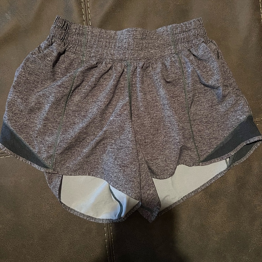 Lululemon Hotty Hot 4 inch heather grey